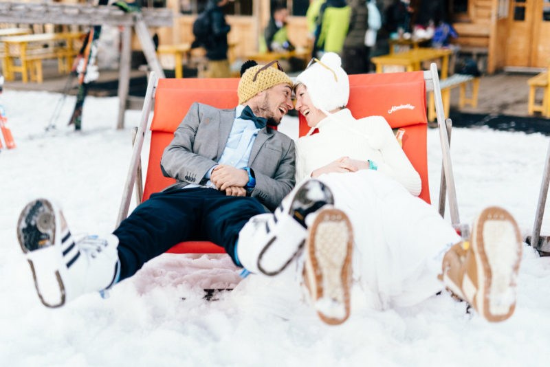 hutte love lovers smiling happily