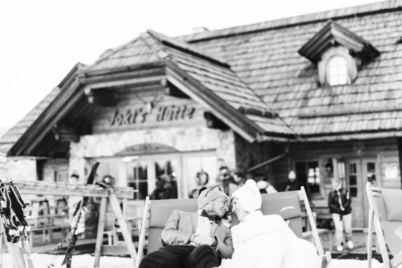 hutte love lovers smiling happily