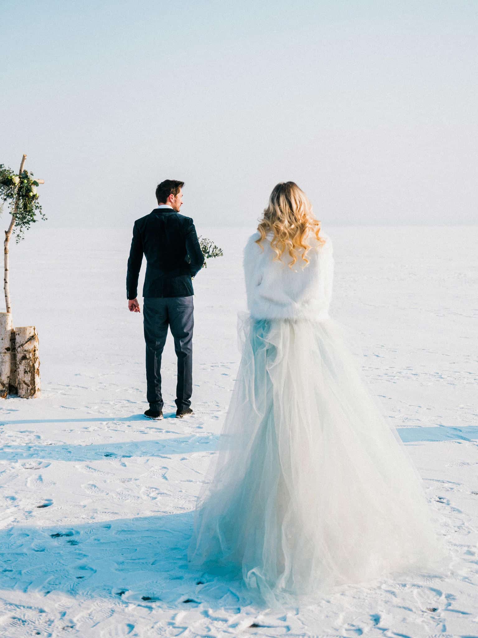 12_wedoverhills_elopement_inspiration_first_look
