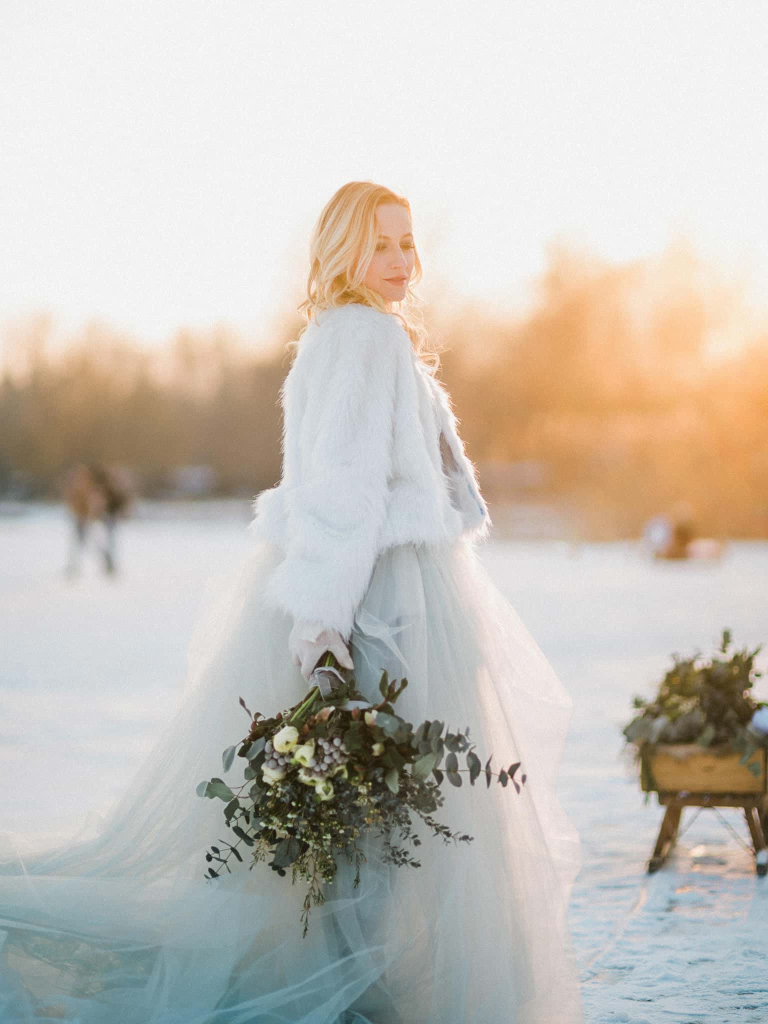 49_wedoverhills_bride_sunset