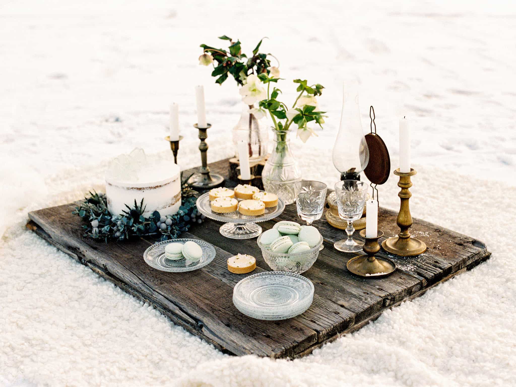 51_wedoverhills_winter_wedding_picnic